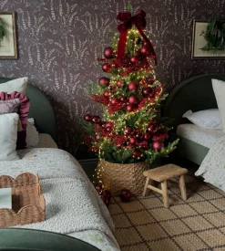 672 LED light garland on silver wire, int./ext., warm white, 7′