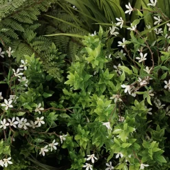 Arrangement extérieur artificiel, herbes et petites fleurs banches, 36 x 44″