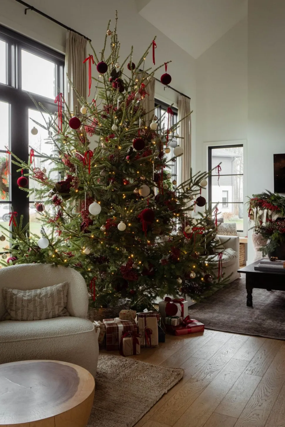 Artificial red berry hanging branch, 33″