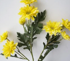Artificial yellow daisies, 25