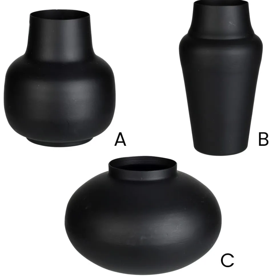 Black colored iron flower vase