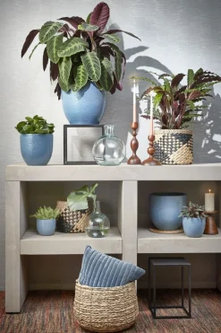 Cache-pot vernissé bleu, 10 x 11,5″