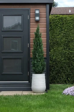 Cèdre artificiel extérieur en pot beige fini terrazzo gris, 70″