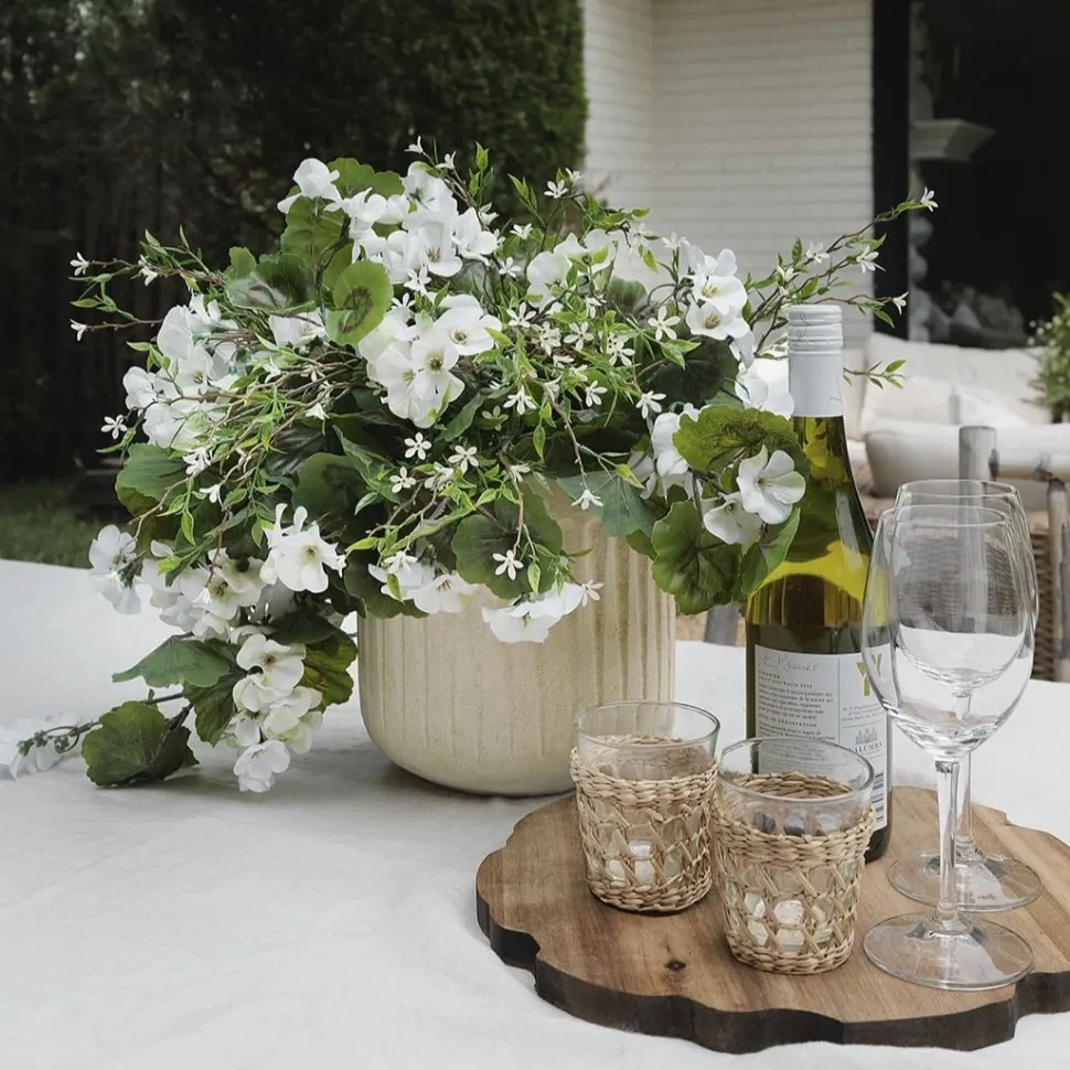 Exterior white geranium hanging bush, 35″