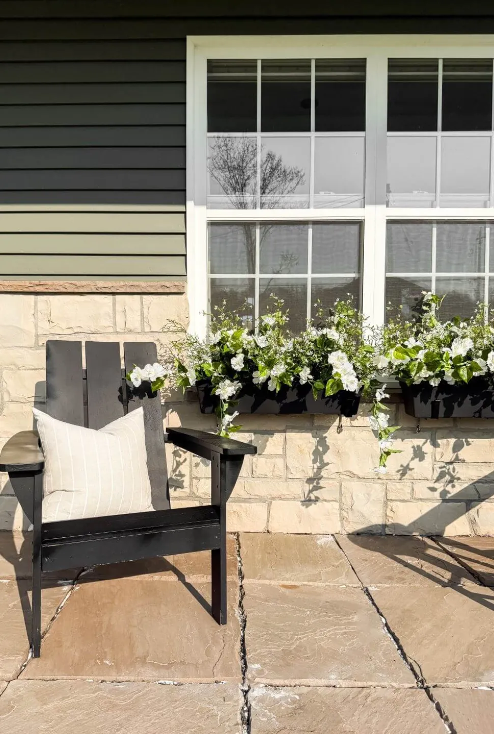 Exterior white hibiscus hanging bush, 35″