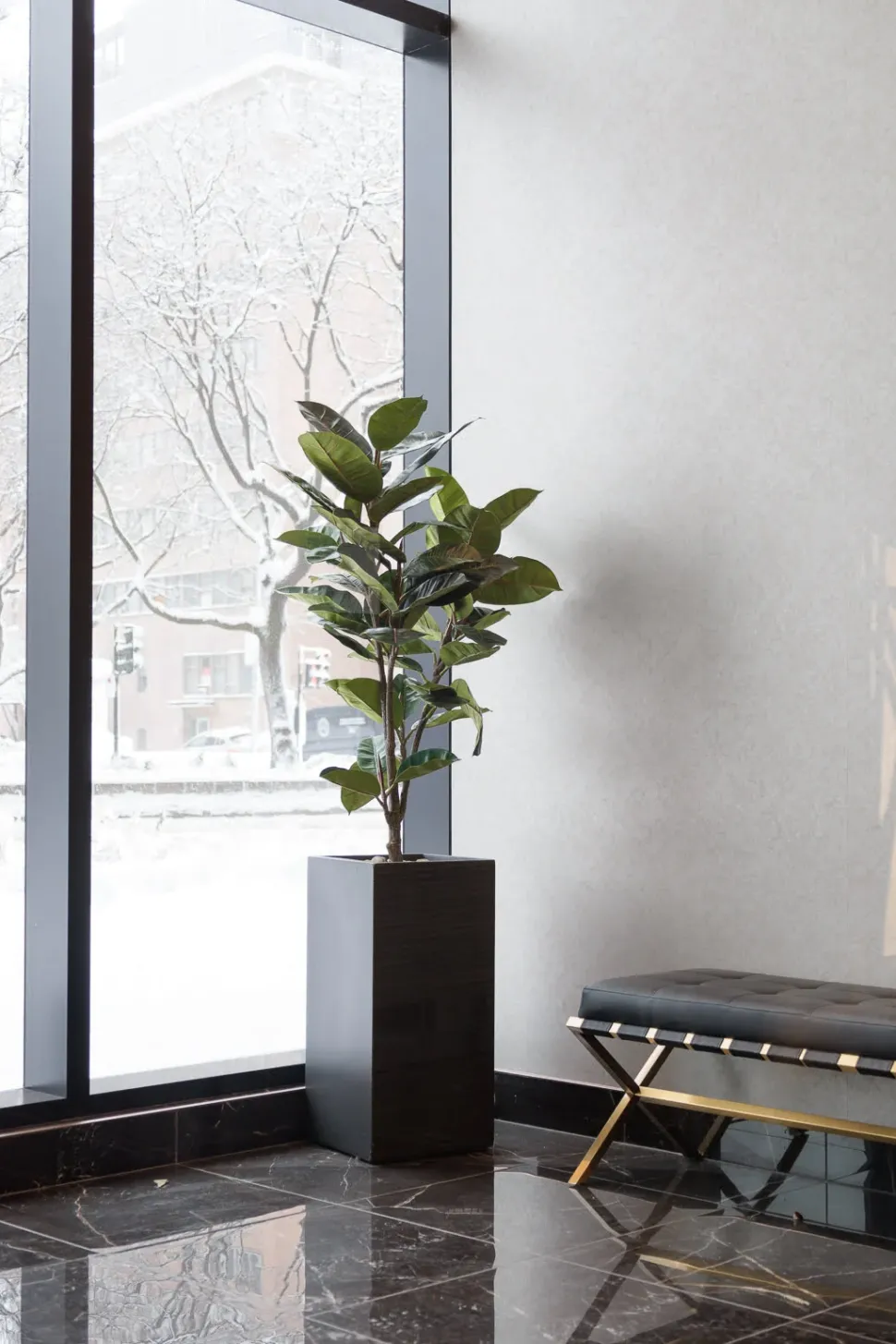 Fiber clay black planter