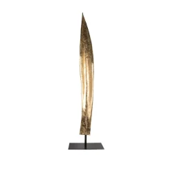 Gold leaf on metal stand, 47 x 11,5″
