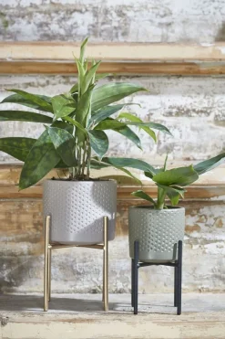 Gold metal plant stand, 5,5 x 5,5"