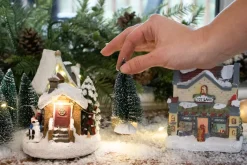 Illuminated LED building for Christmas village, 5 x 4