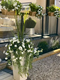 Light grey recycled polypropylene outdoor pot