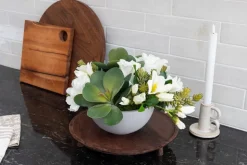 Mango wood round plate on a stand, 14,5"