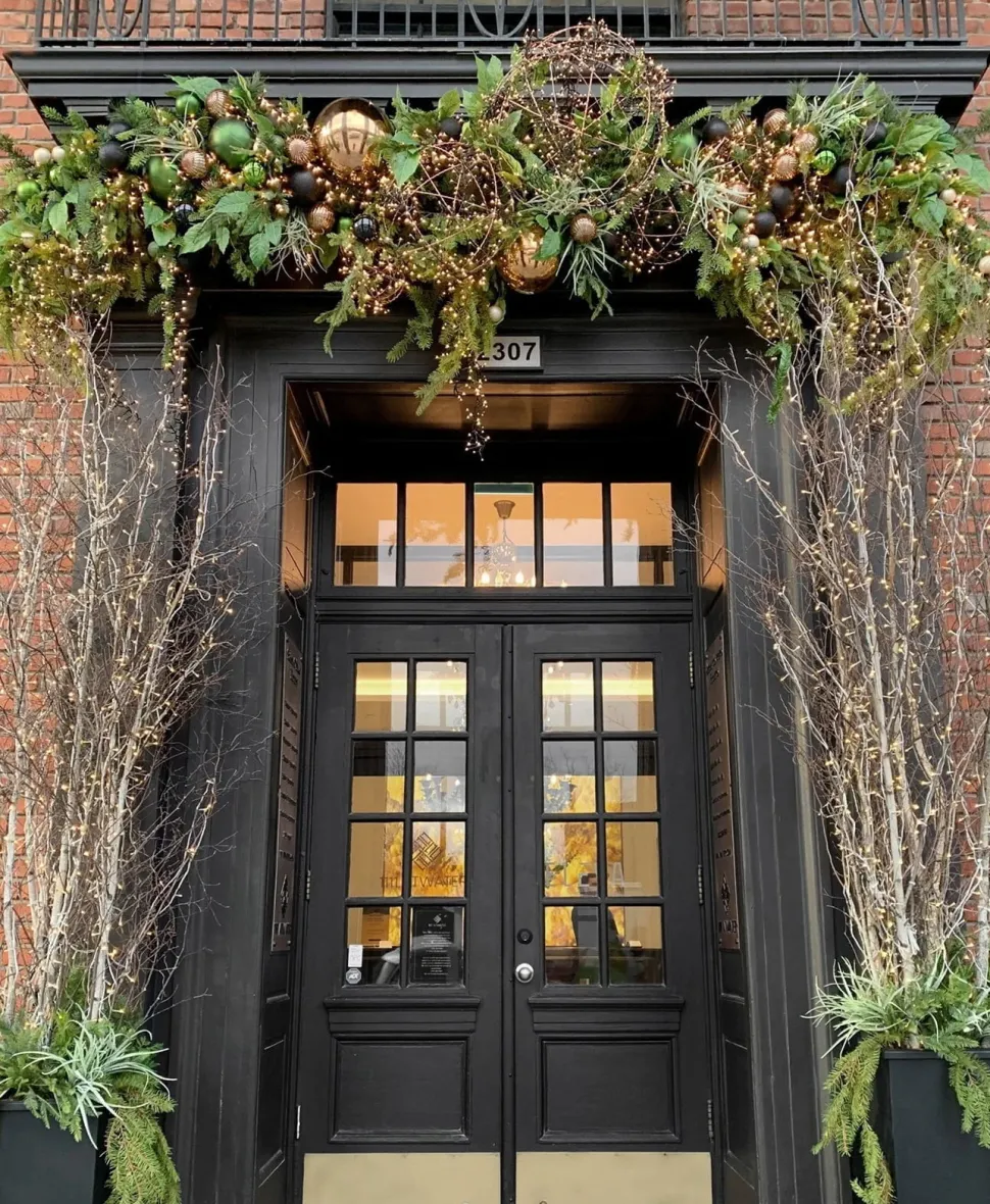 Outdoor 384 LEDs on green wire, warm white, 13′