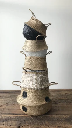 Panier en osier à pois noirs, 18 x 16″