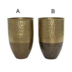 Petit vase en métal