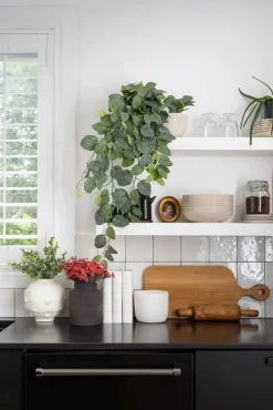 Petit vase rond en papier mâché, 7 x 7,5″