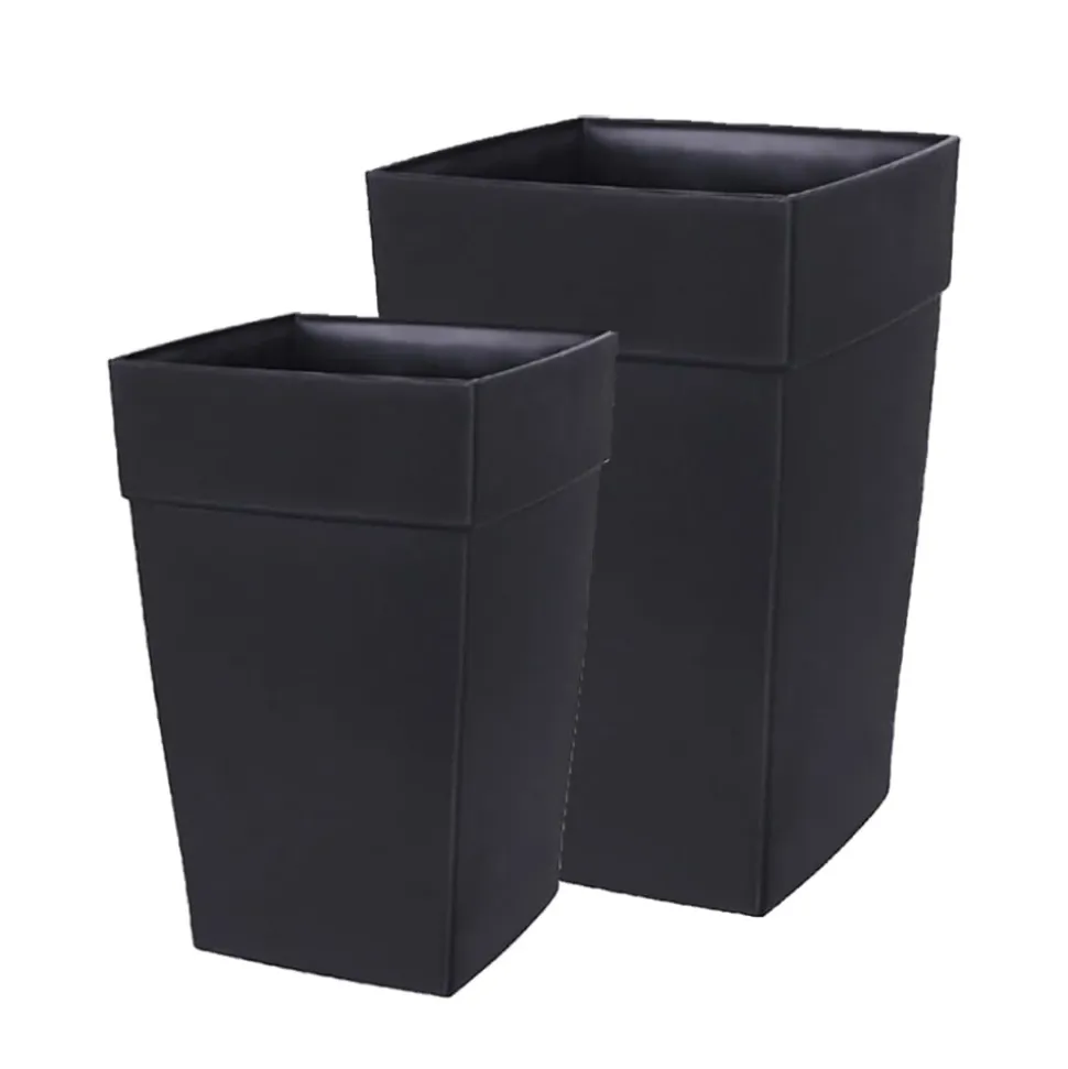 Pot en plastique carré noir