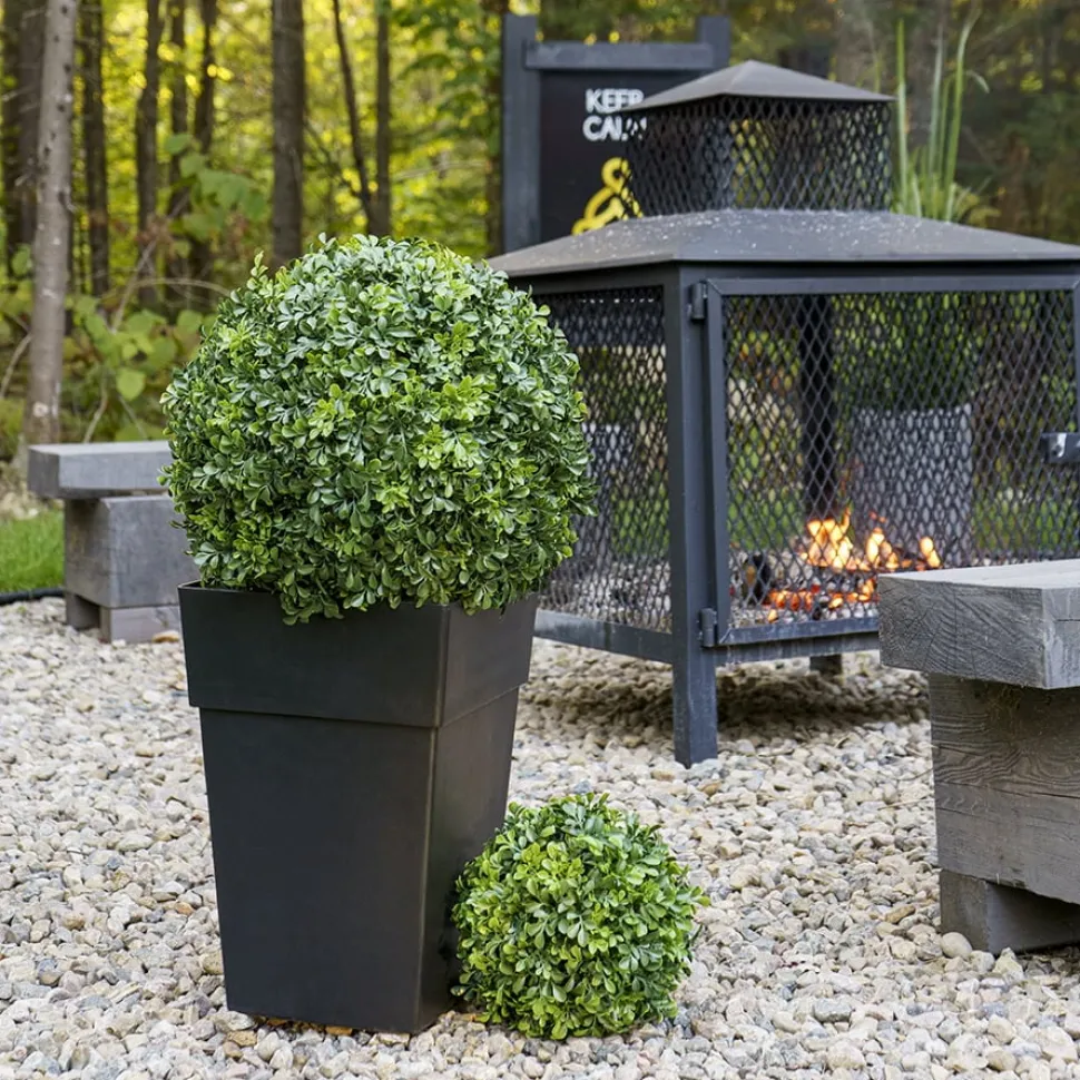 Pot en plastique carré noir