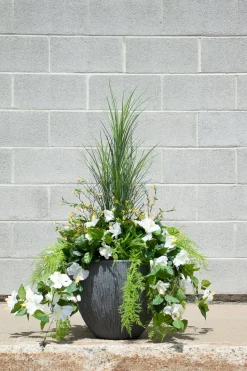 Pot en plastique nervuré gris, 12 x 12″