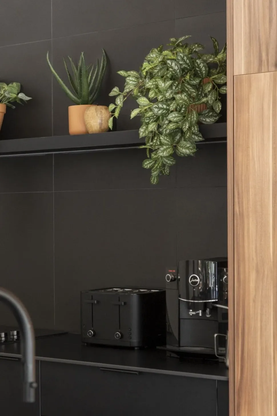 Real-touch artificial aluminum hanging plant, 28"