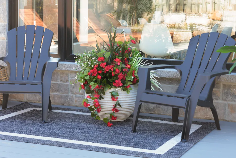 Round beige recycled polypropylene planter with grey terrazzo finish