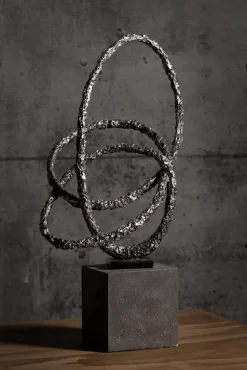 Sculpture anneaux argentés, 24,5 x 12,5″