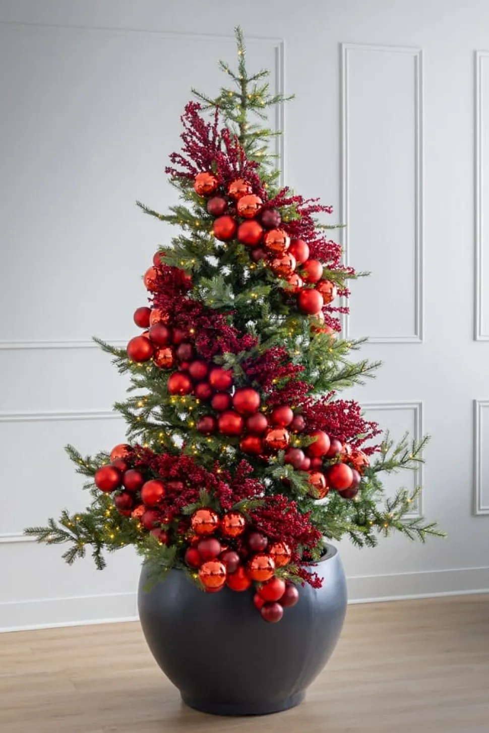 Shiny red Christmas ornaments, 4"