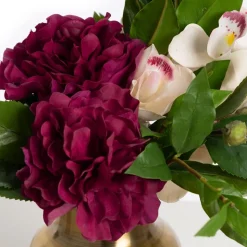 Small burgundy flower arrangement