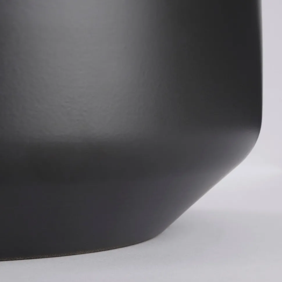 Small matte dark grey ceramic pot, 5,5 x 6"