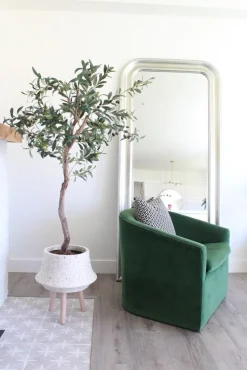 Terrazzo stone finish standing planter, 21 x 16"