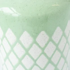 Vase aqua avec motifs géométriques, 12 x 7″
