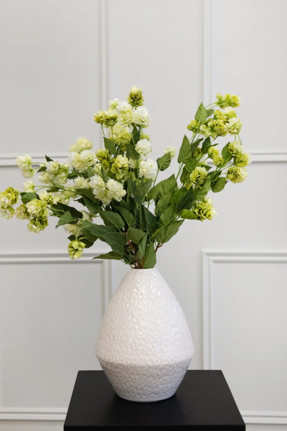 Vase décoratif blanc en céramique