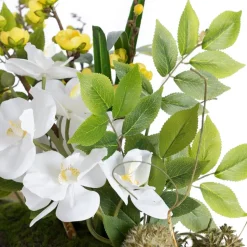 White and yellow modern flower centerpiece