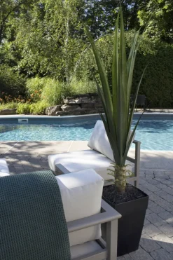 Yucca artificiel extérieur en pot, 68 x 22″